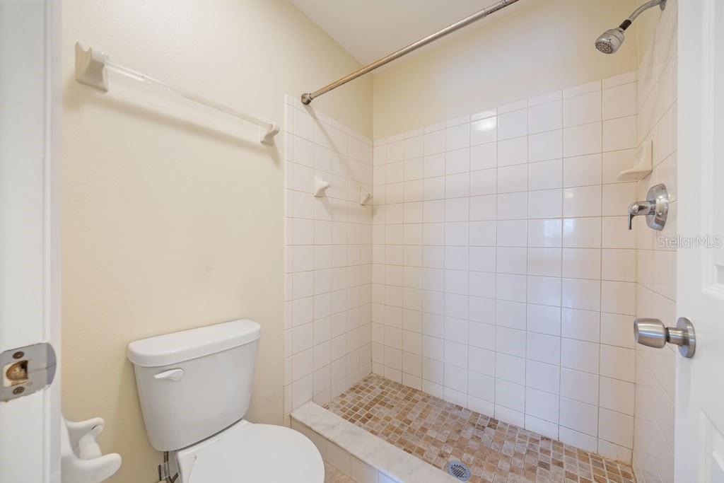 Image 16 of 24 For 4071 Shoreside Circle