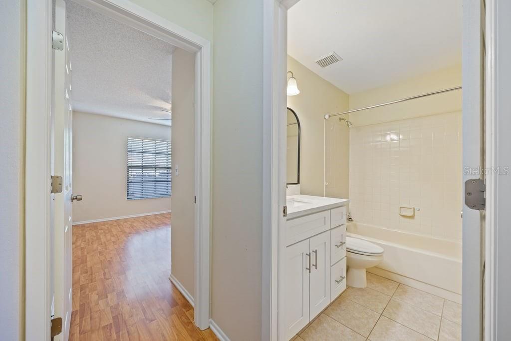 Image 18 of 24 For 4071 Shoreside Circle