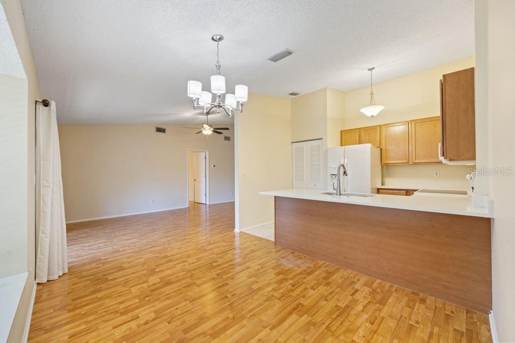 Image 8 of 24 For 4071 Shoreside Circle