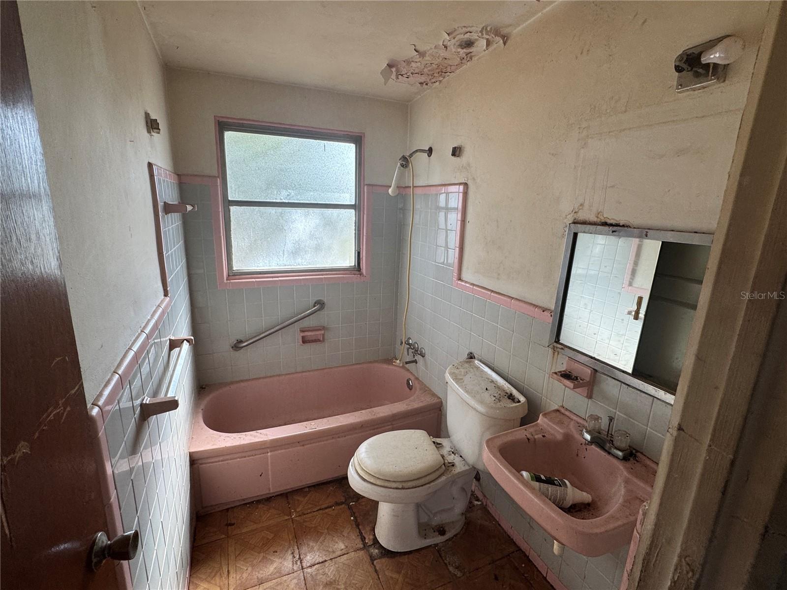 Image 9 of 12 For 2151 Barcelona Drive