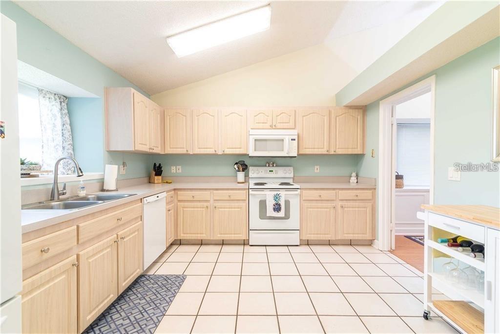 Image 10 of 33 For 1907 Coral Tree Court