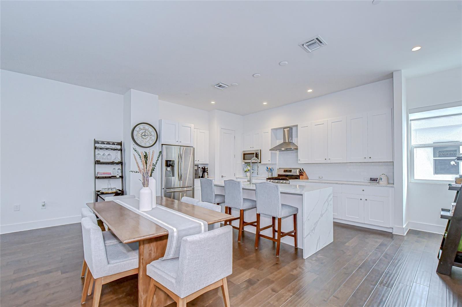 Image 5 of 27 For 3100 Paul Avenue 5