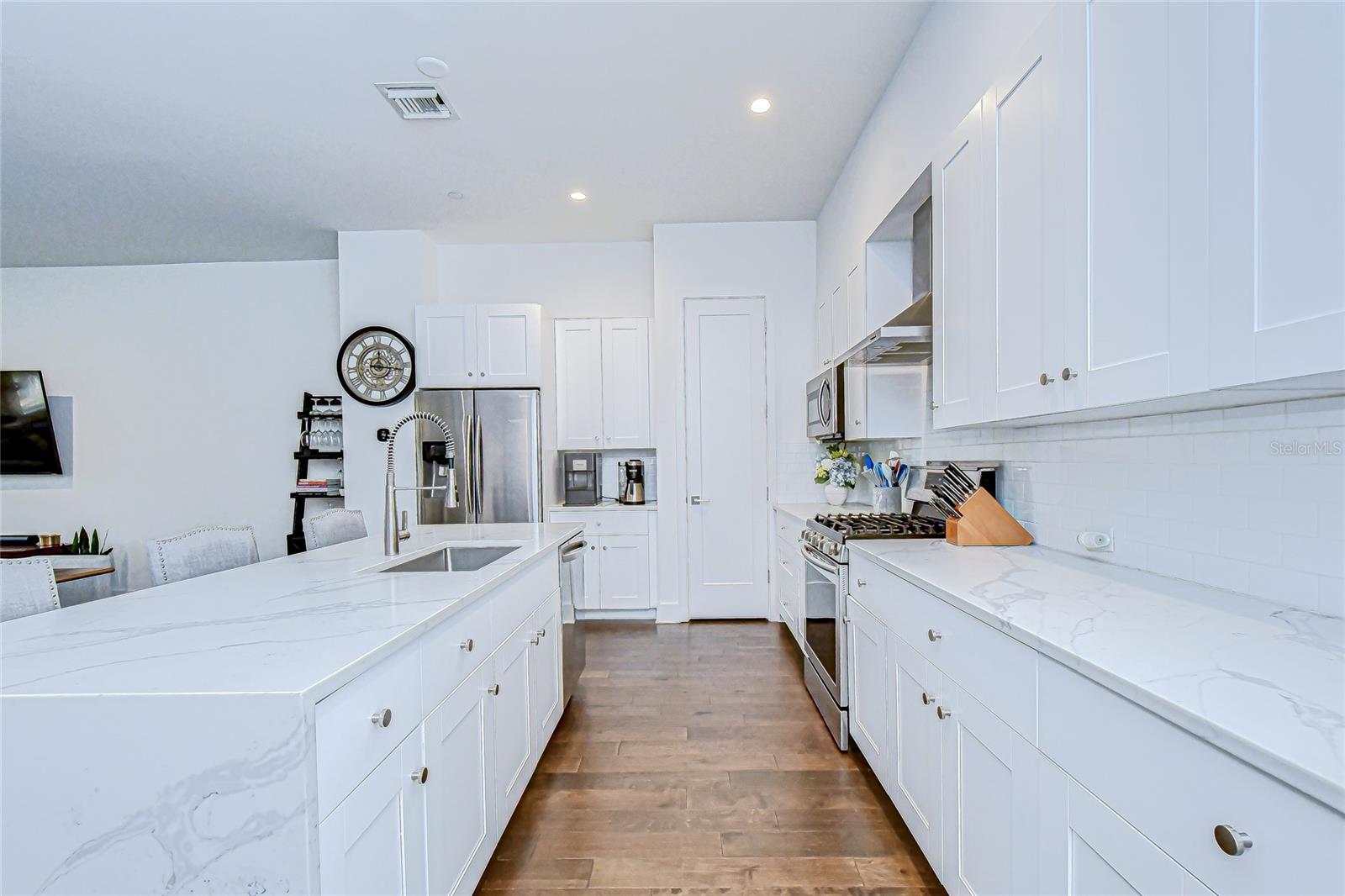 Image 7 of 27 For 3100 Paul Avenue 5