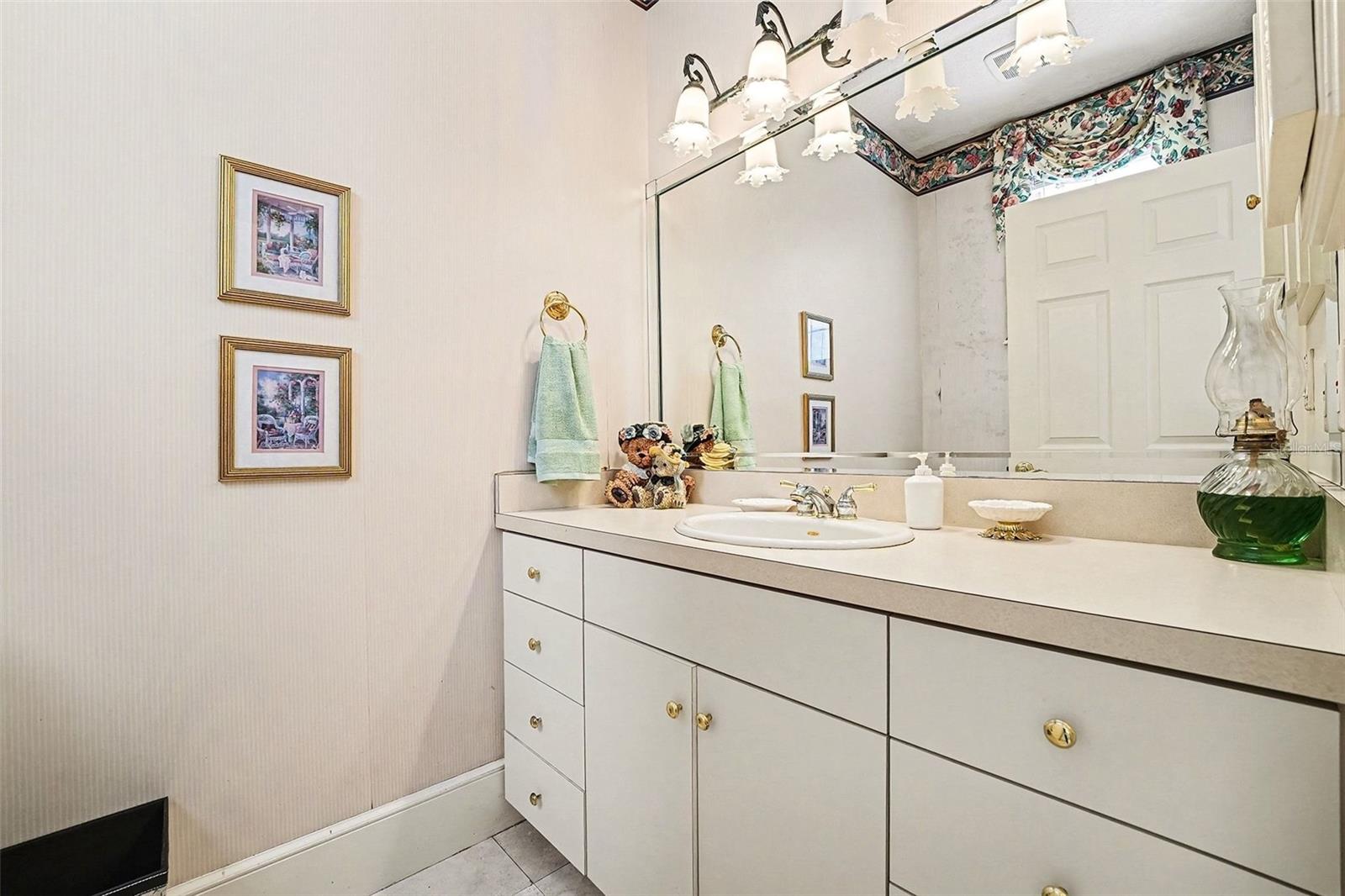 Image 22 of 59 For 135 Van Fleet Court