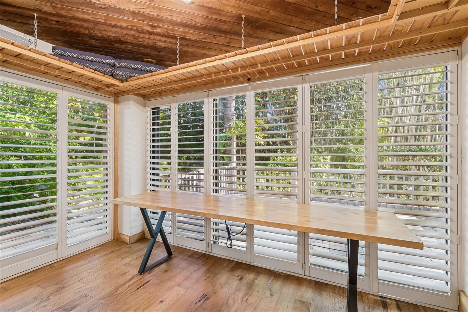 Image 21 of 78 For 401 Old Mill Pond Road