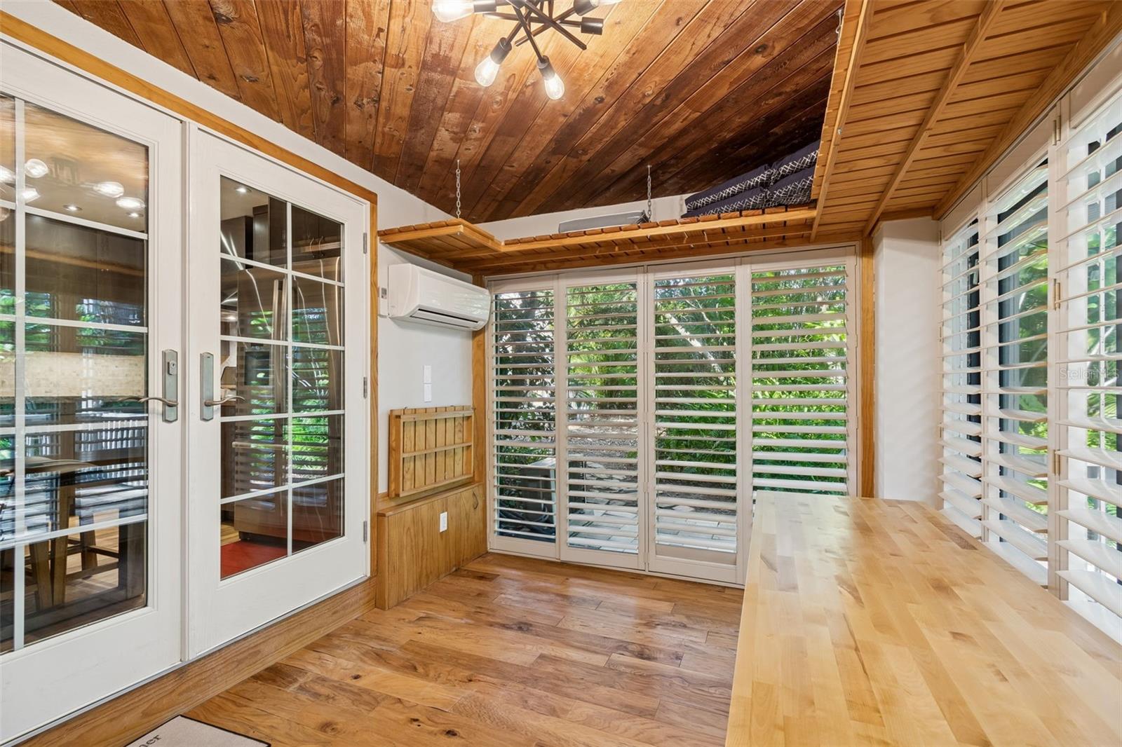 Image 23 of 78 For 401 Old Mill Pond Road