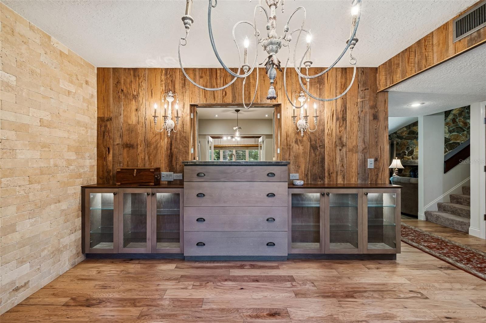 Image 27 of 78 For 401 Old Mill Pond Road