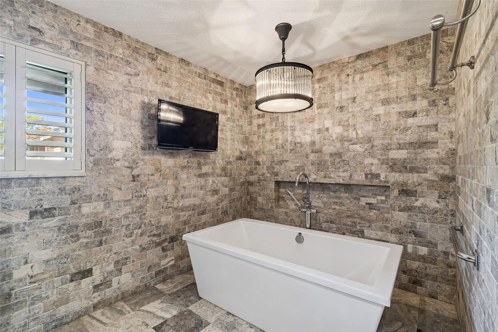 Image 51 of 78 For 401 Old Mill Pond Road