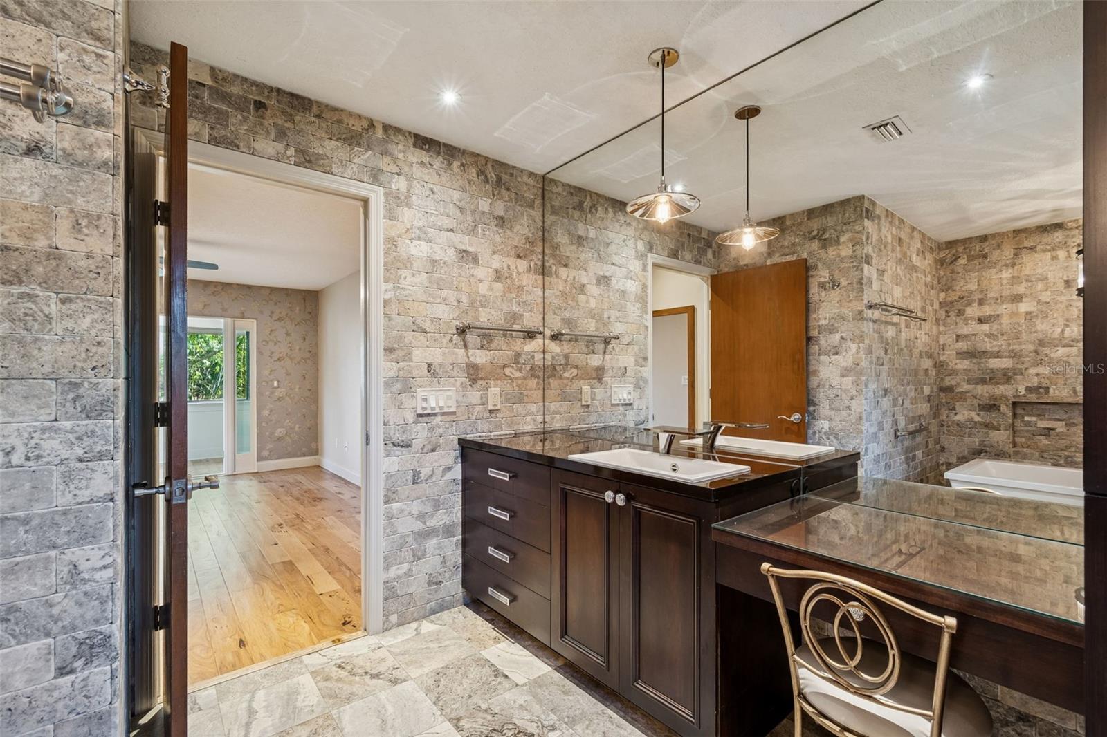 Image 53 of 78 For 401 Old Mill Pond Road