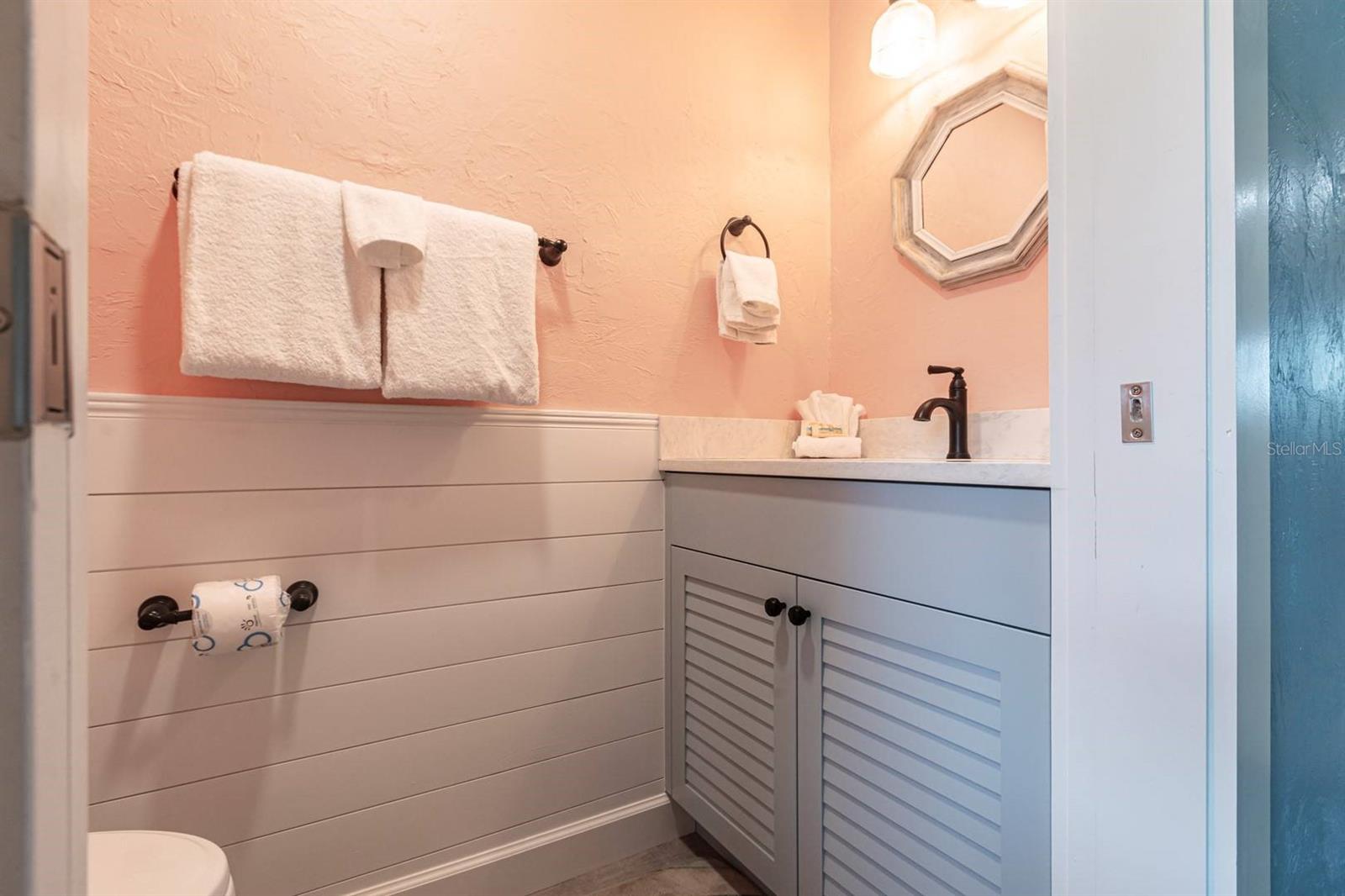 Image 11 of 28 For 6006 Midnight Pass Road 44