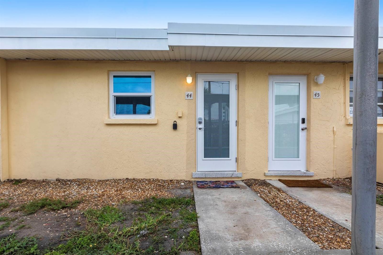 Image 14 of 28 For 6006 Midnight Pass Road 44