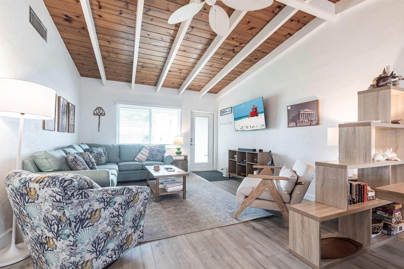 Image 3 of 28 For 6006 Midnight Pass Road 44