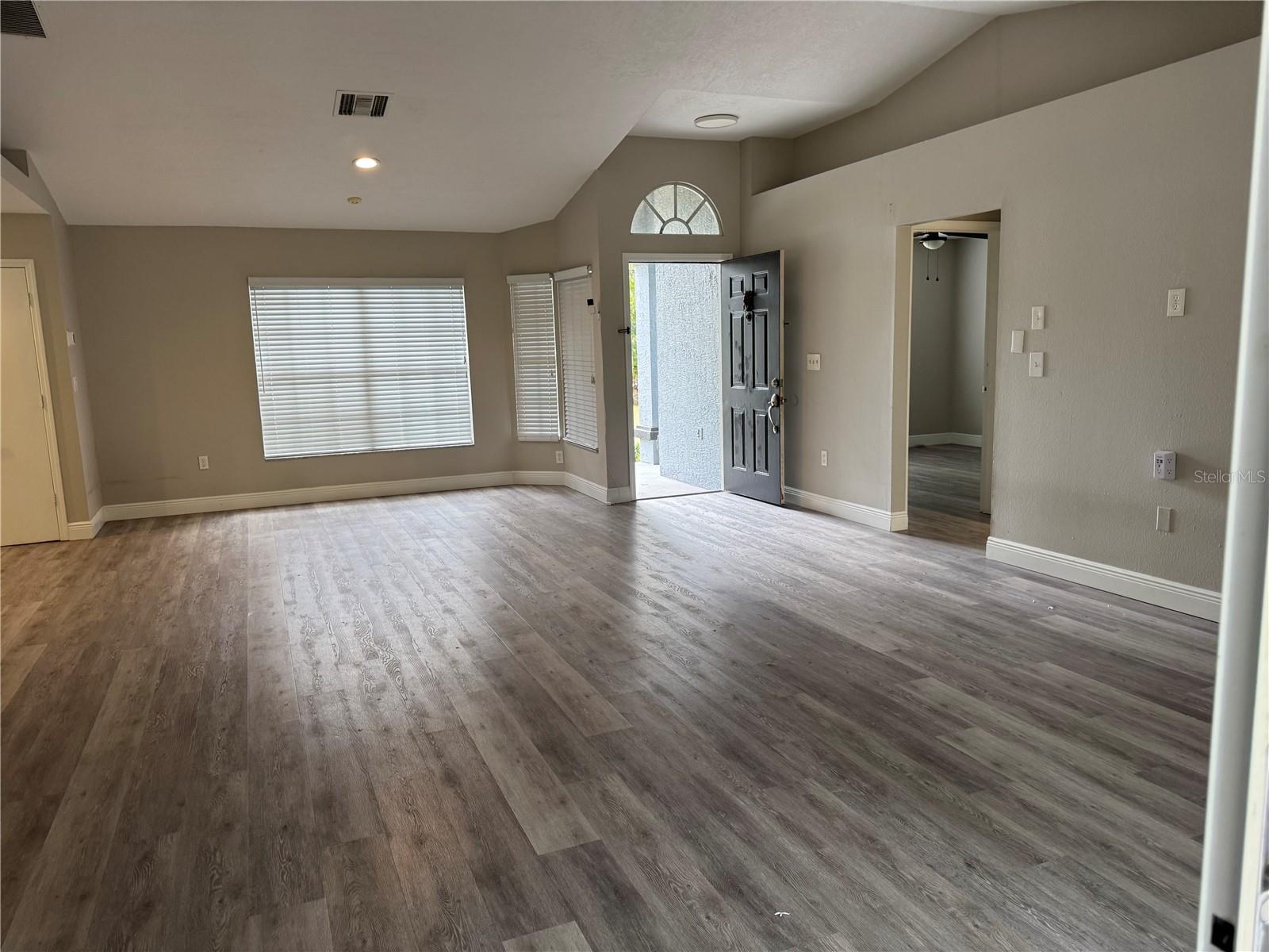 Image 18 of 24 For 7433 Richland Street