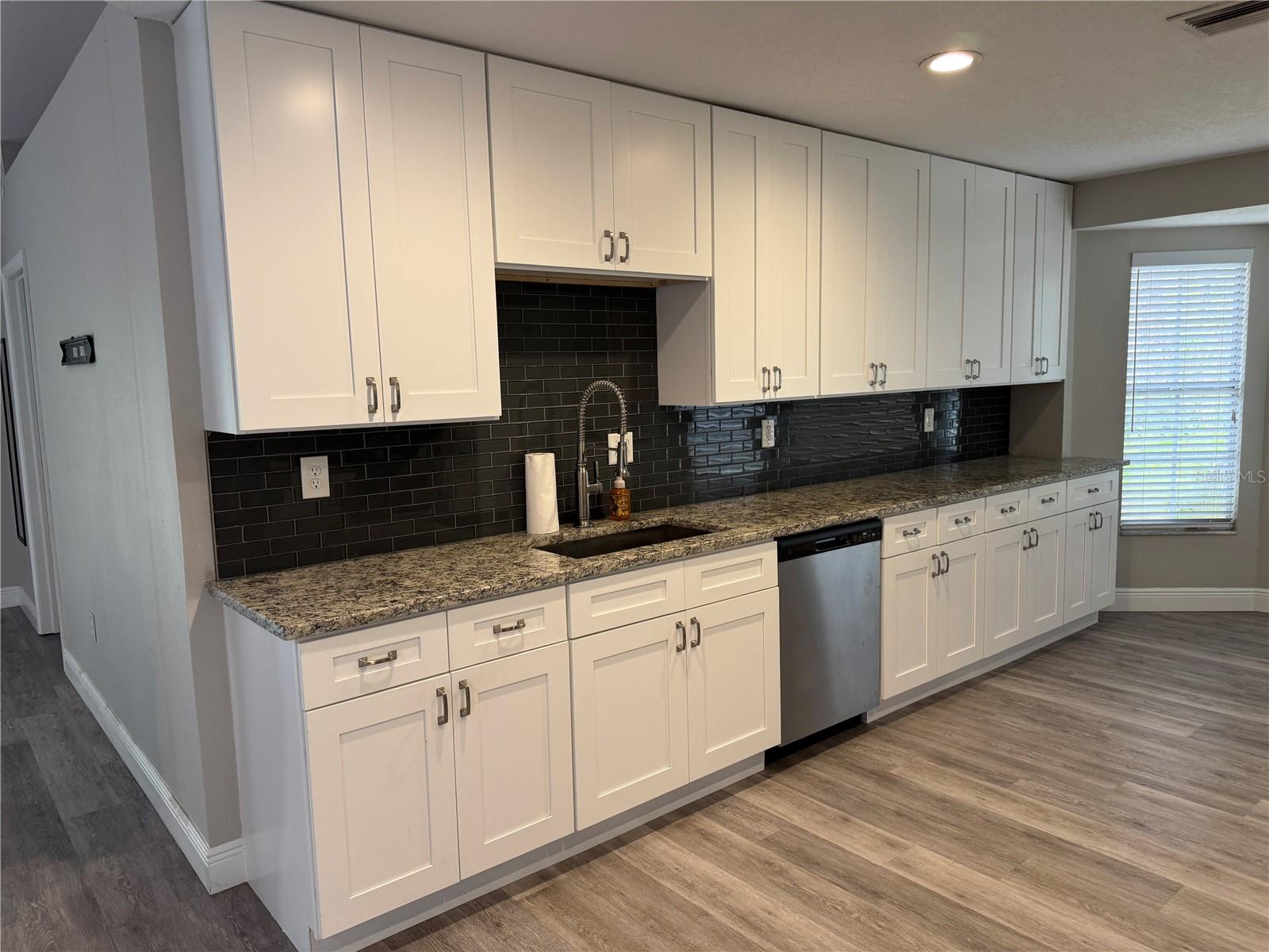 Image 19 of 24 For 7433 Richland Street