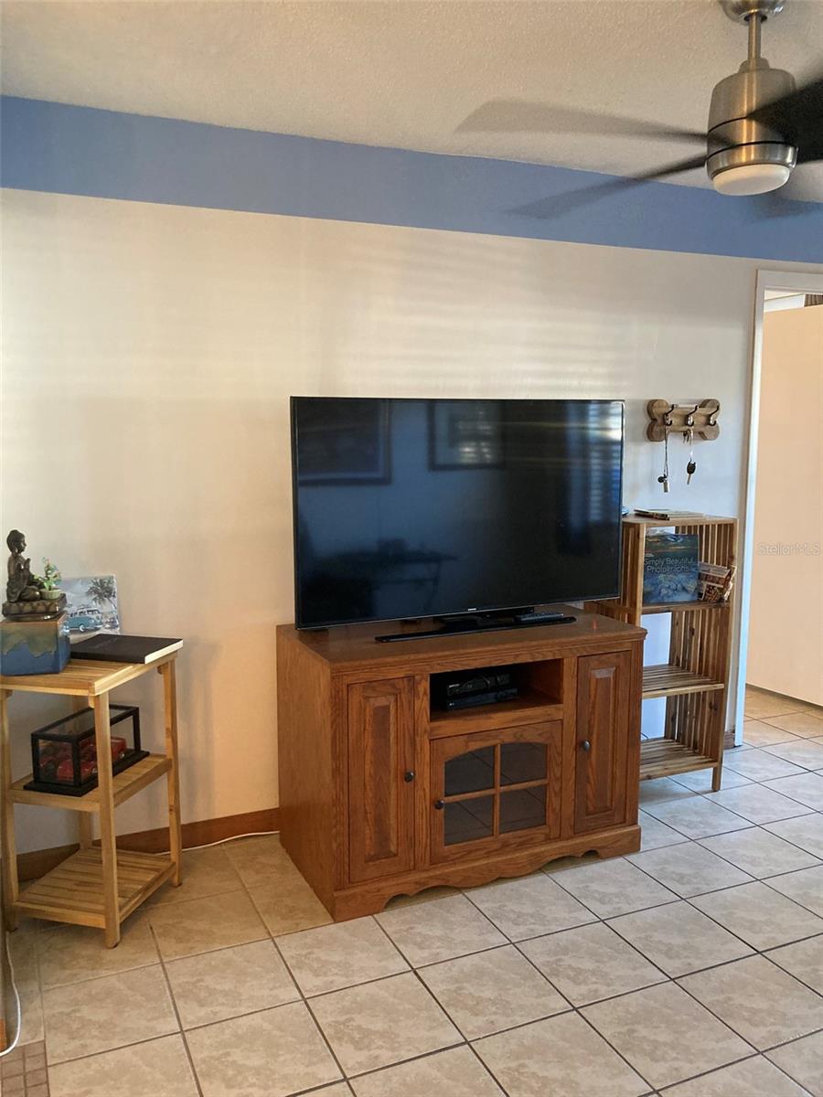 Image 10 of 42 For 5975 Terrace Park Drive N 103