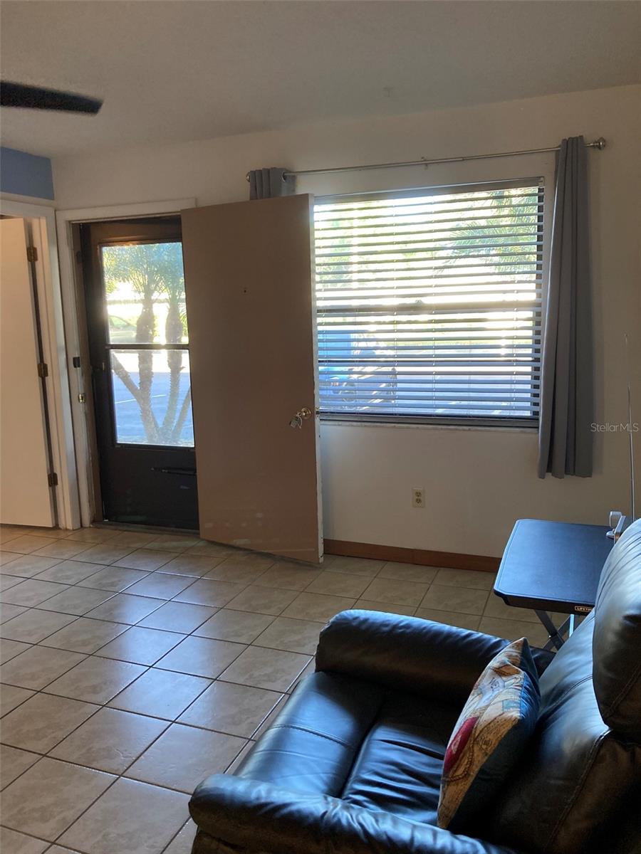 Image 11 of 42 For 5975 Terrace Park Drive N 103