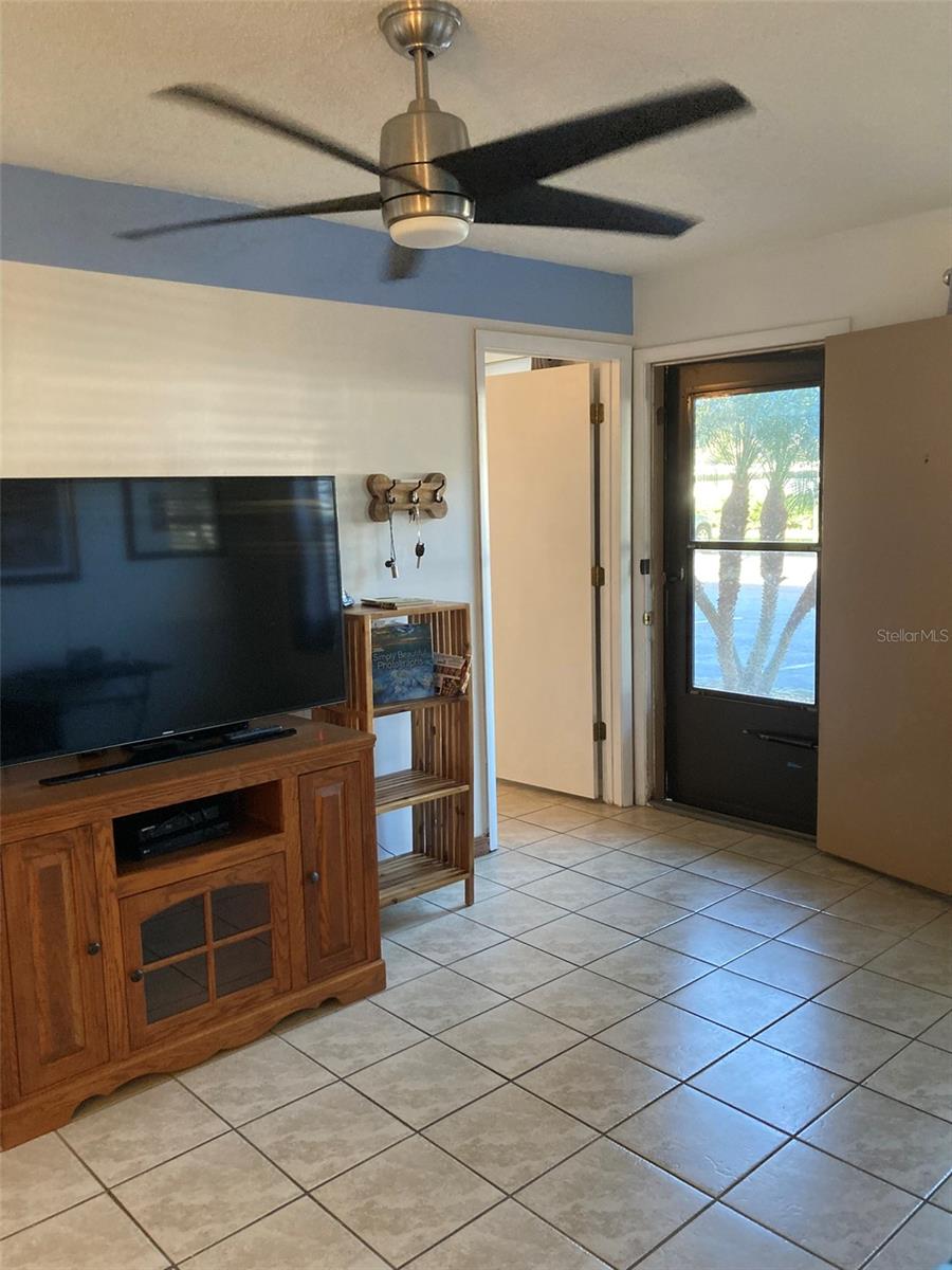 Image 4 of 42 For 5975 Terrace Park Drive N 103