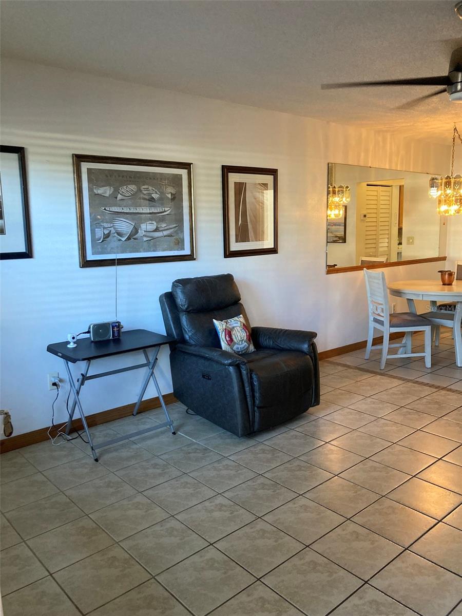 Image 5 of 42 For 5975 Terrace Park Drive N 103