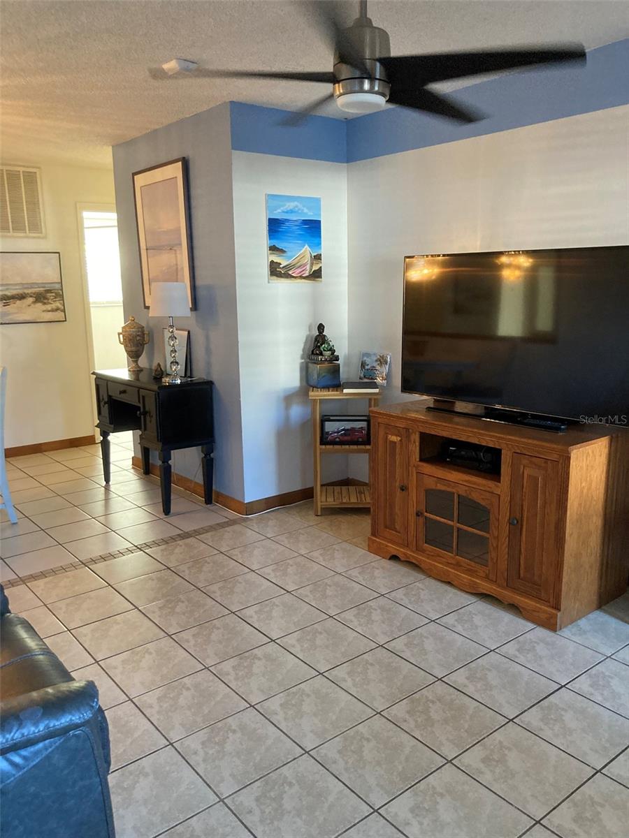 Image 6 of 42 For 5975 Terrace Park Drive N 103