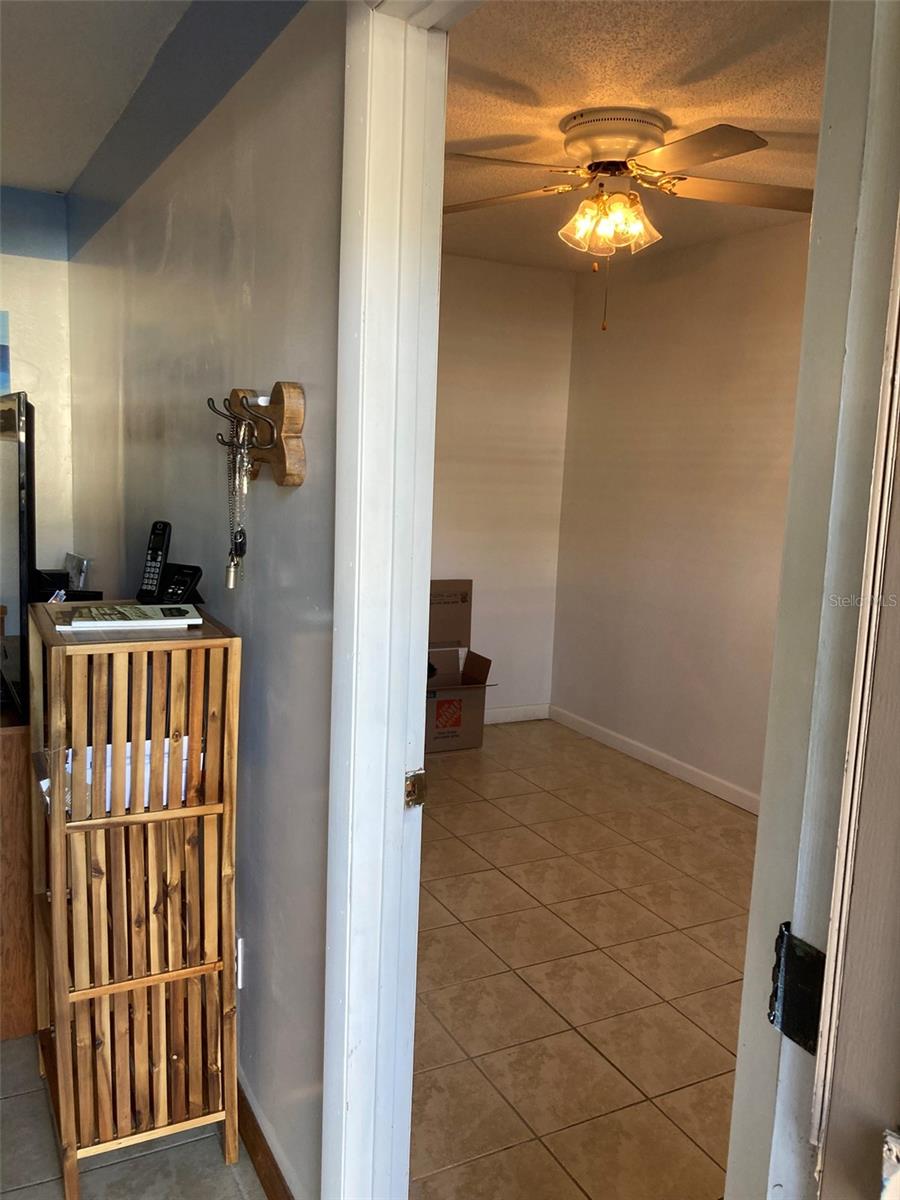 Image 7 of 42 For 5975 Terrace Park Drive N 103