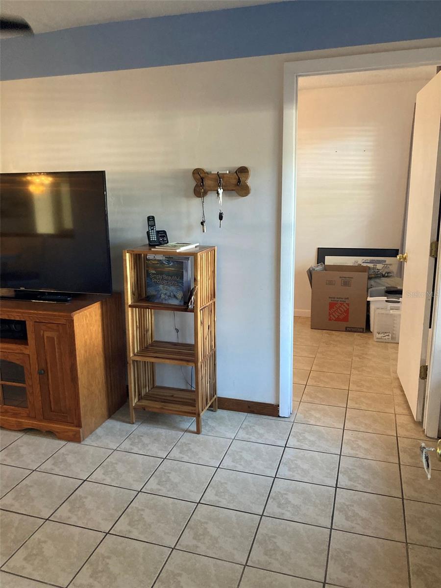 Image 9 of 42 For 5975 Terrace Park Drive N 103