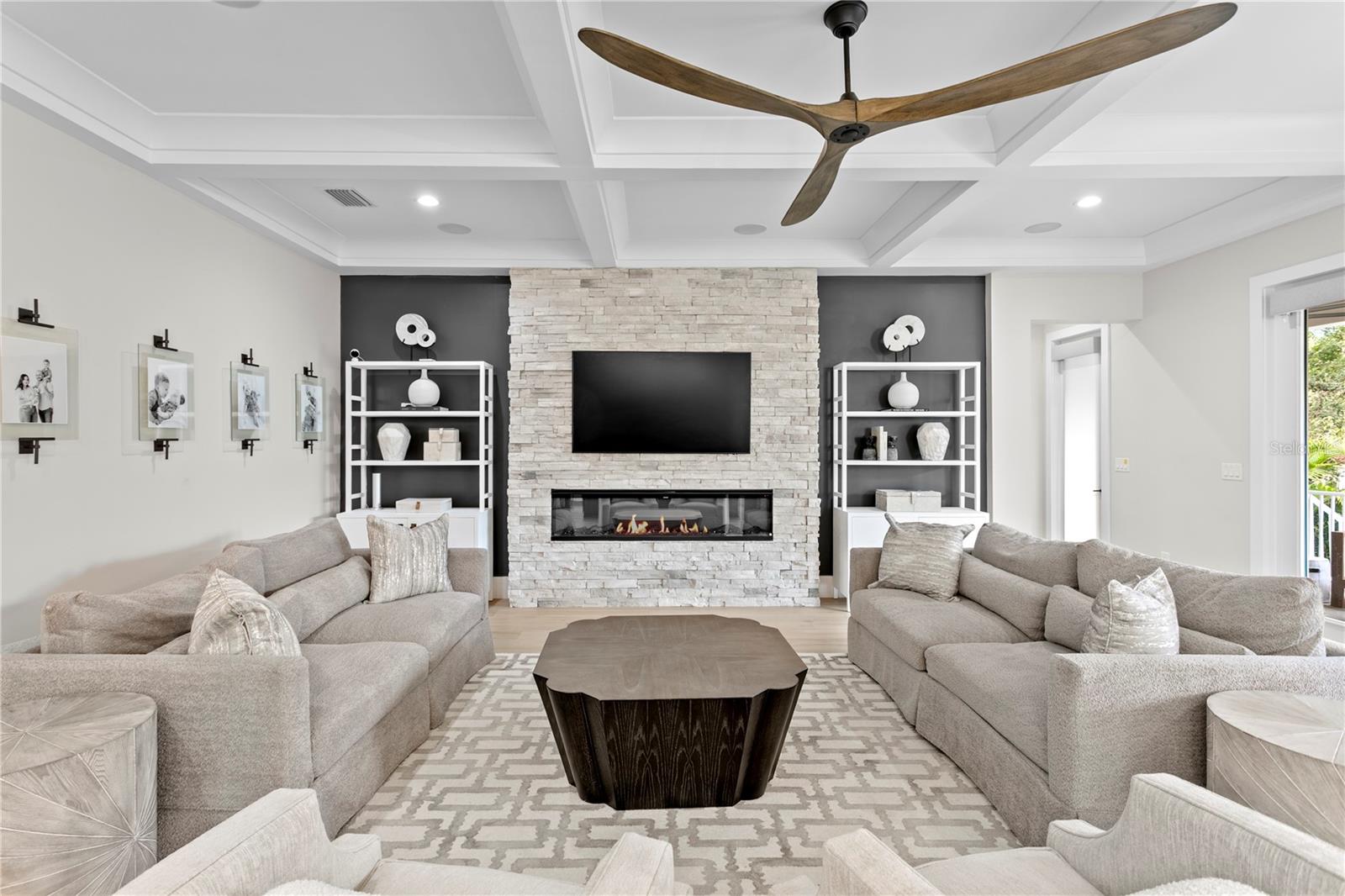 Image 18 of 64 For 4807 San Rafael Street