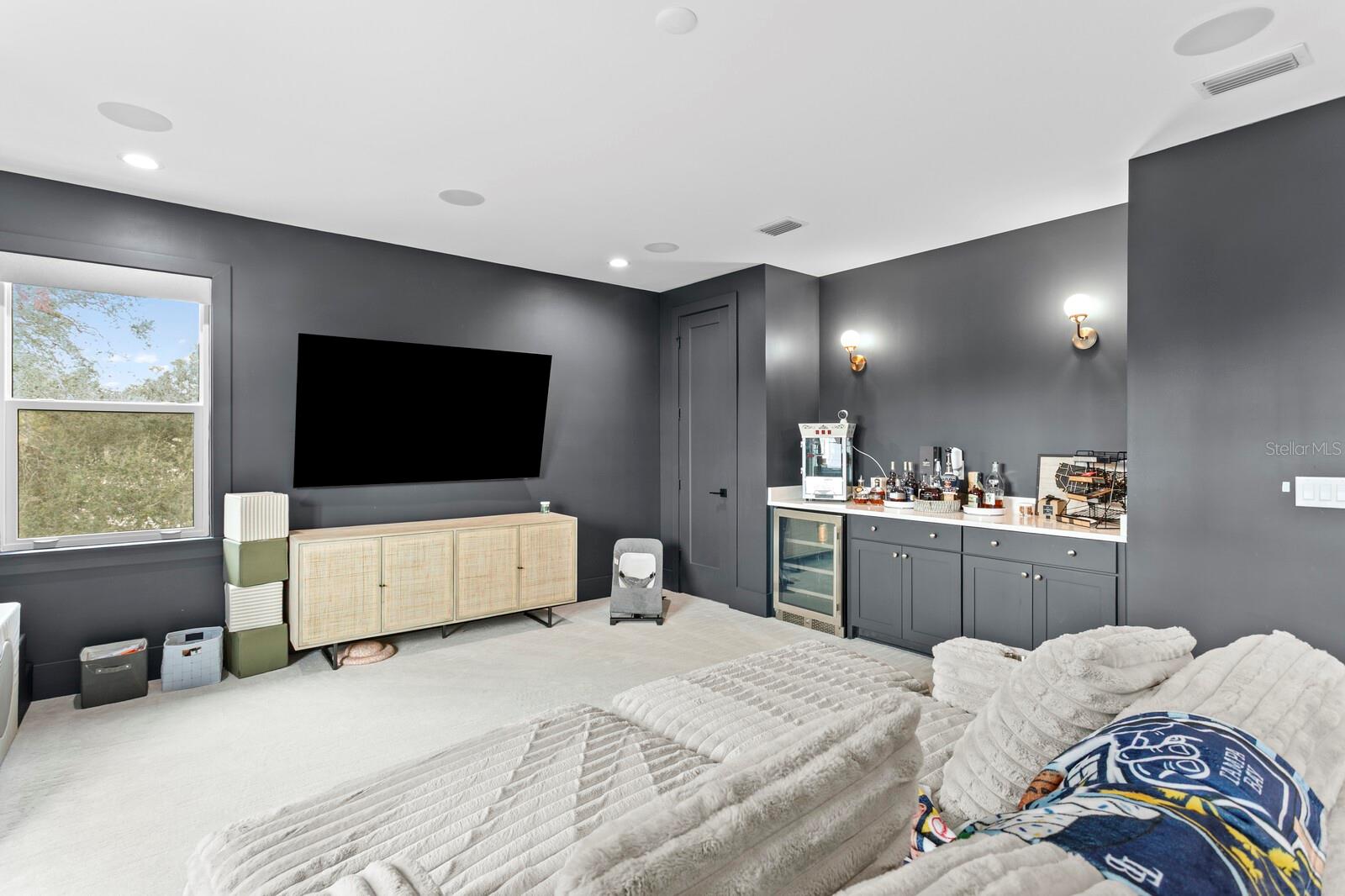 Image 34 of 64 For 4807 San Rafael Street