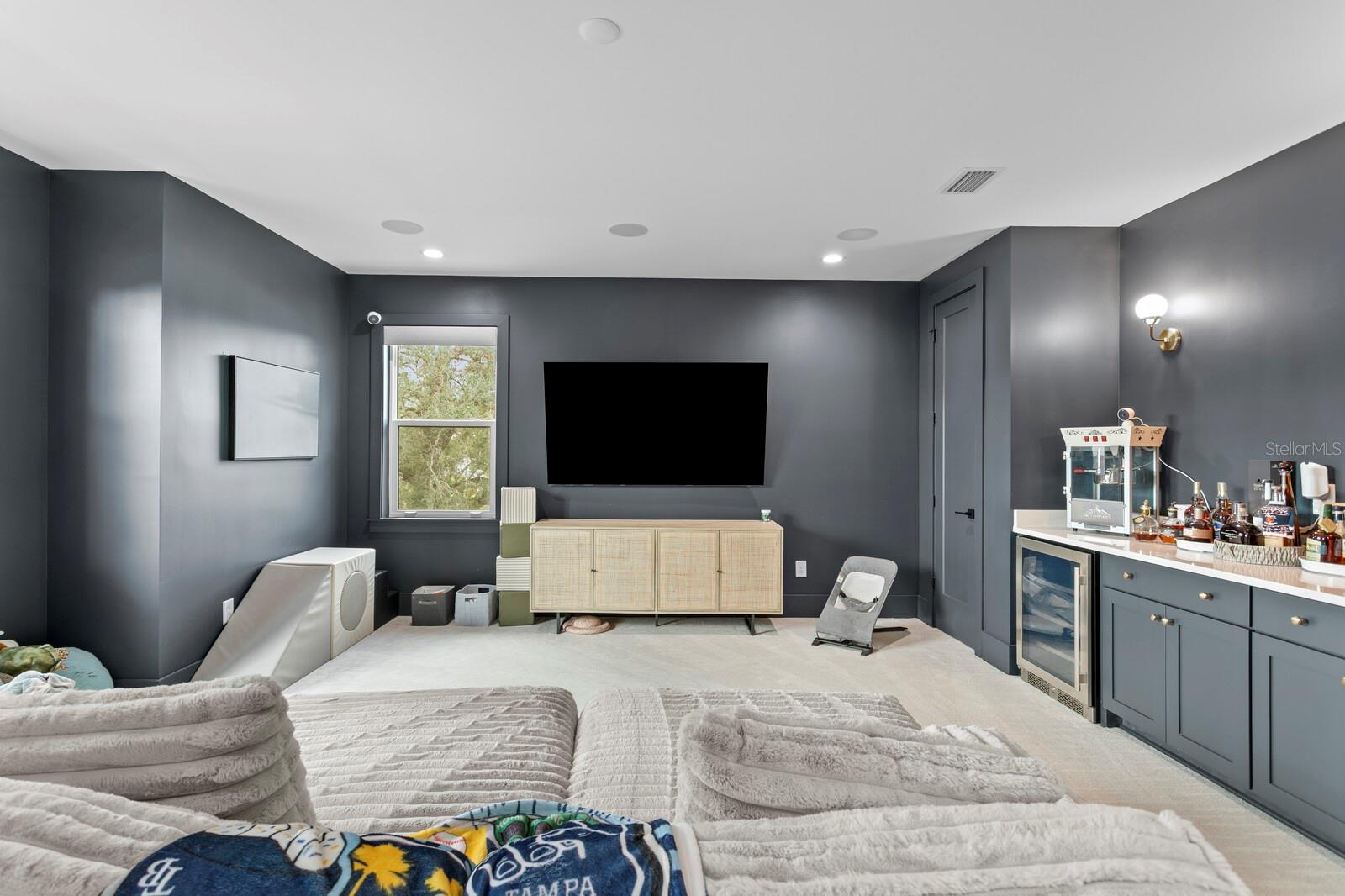 Image 36 of 64 For 4807 San Rafael Street