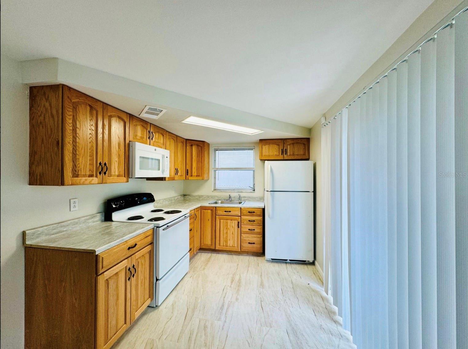 Image 5 of 13 For 1103 Classic Drive