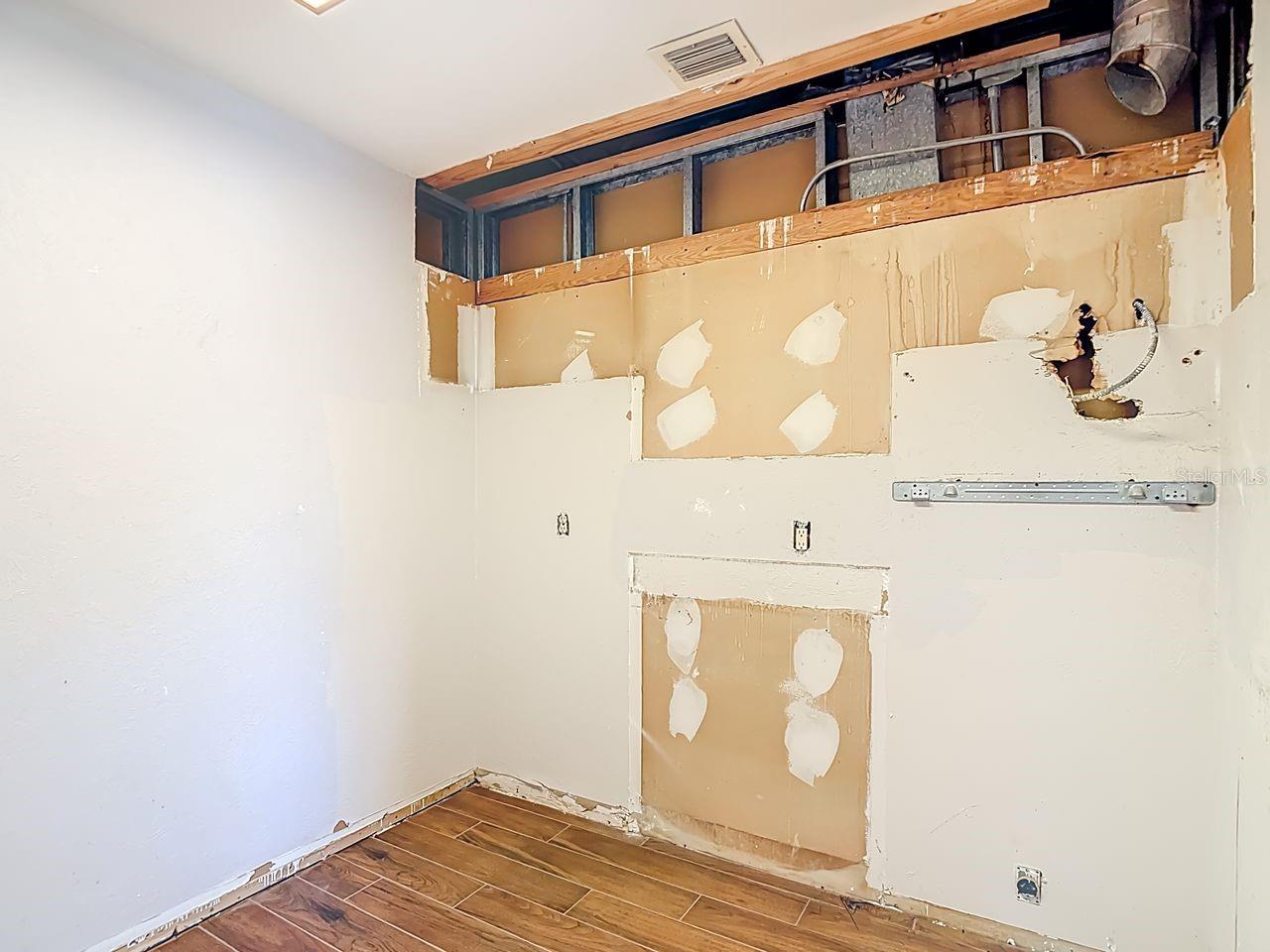 Image 11 of 48 For 4325 Aegean Drive 204b