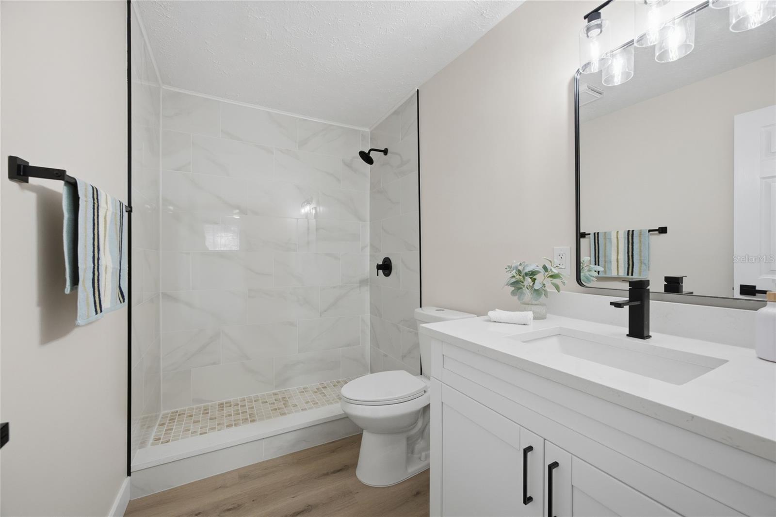 Image 20 of 39 For 920 Candlewood Avenue