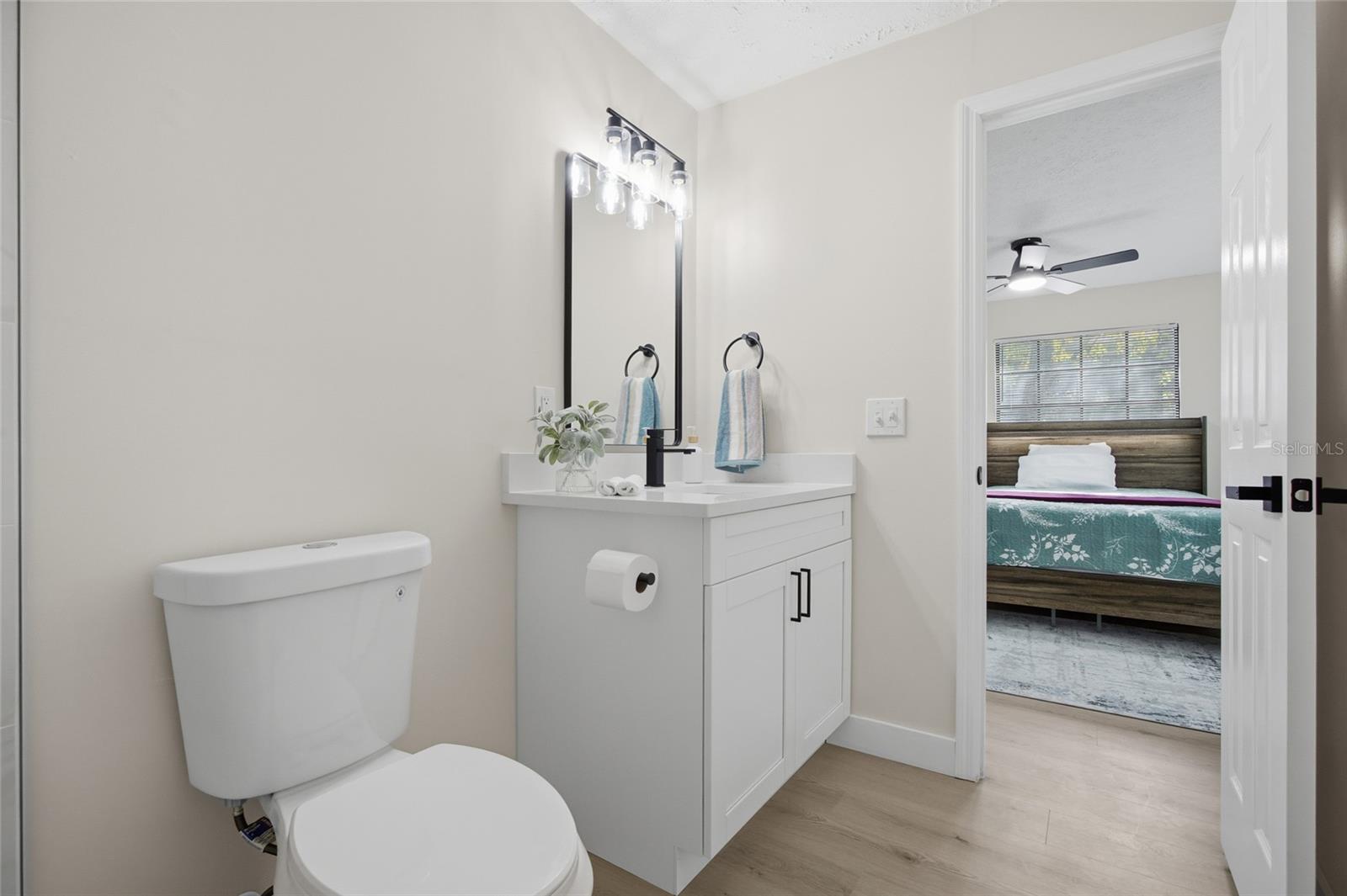 Image 21 of 39 For 920 Candlewood Avenue