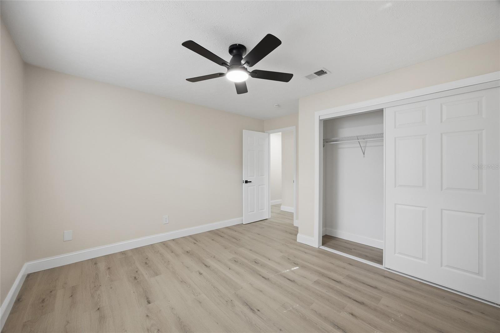 Image 23 of 39 For 920 Candlewood Avenue