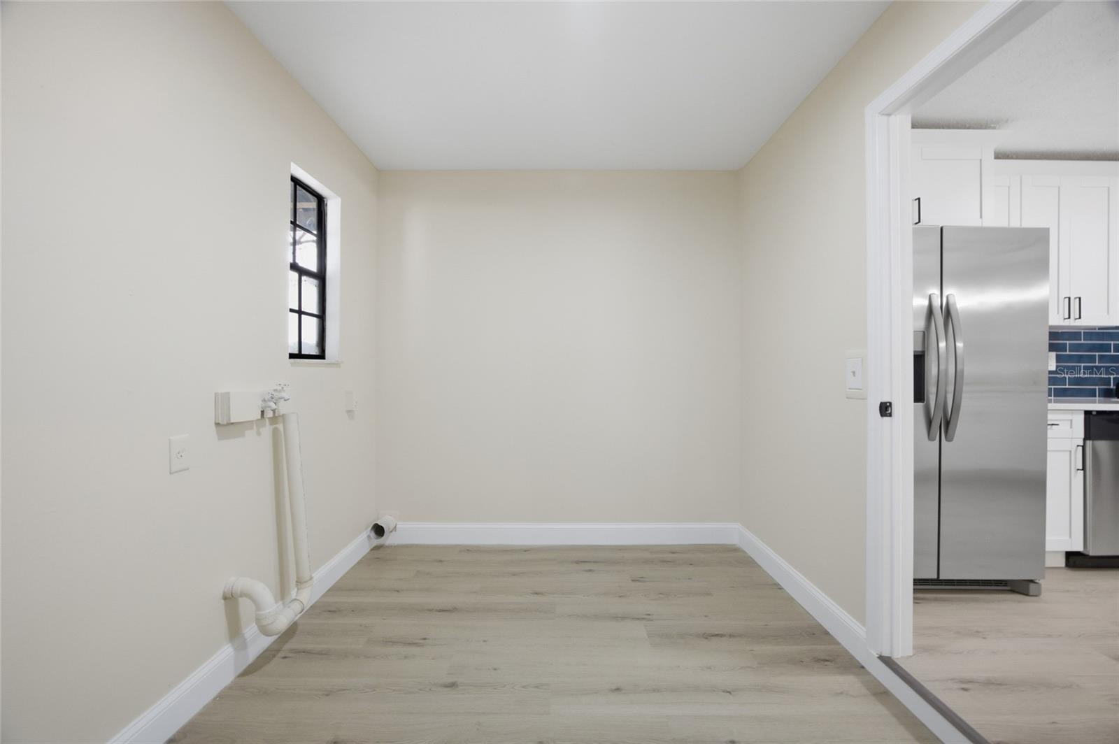 Image 29 of 39 For 920 Candlewood Avenue