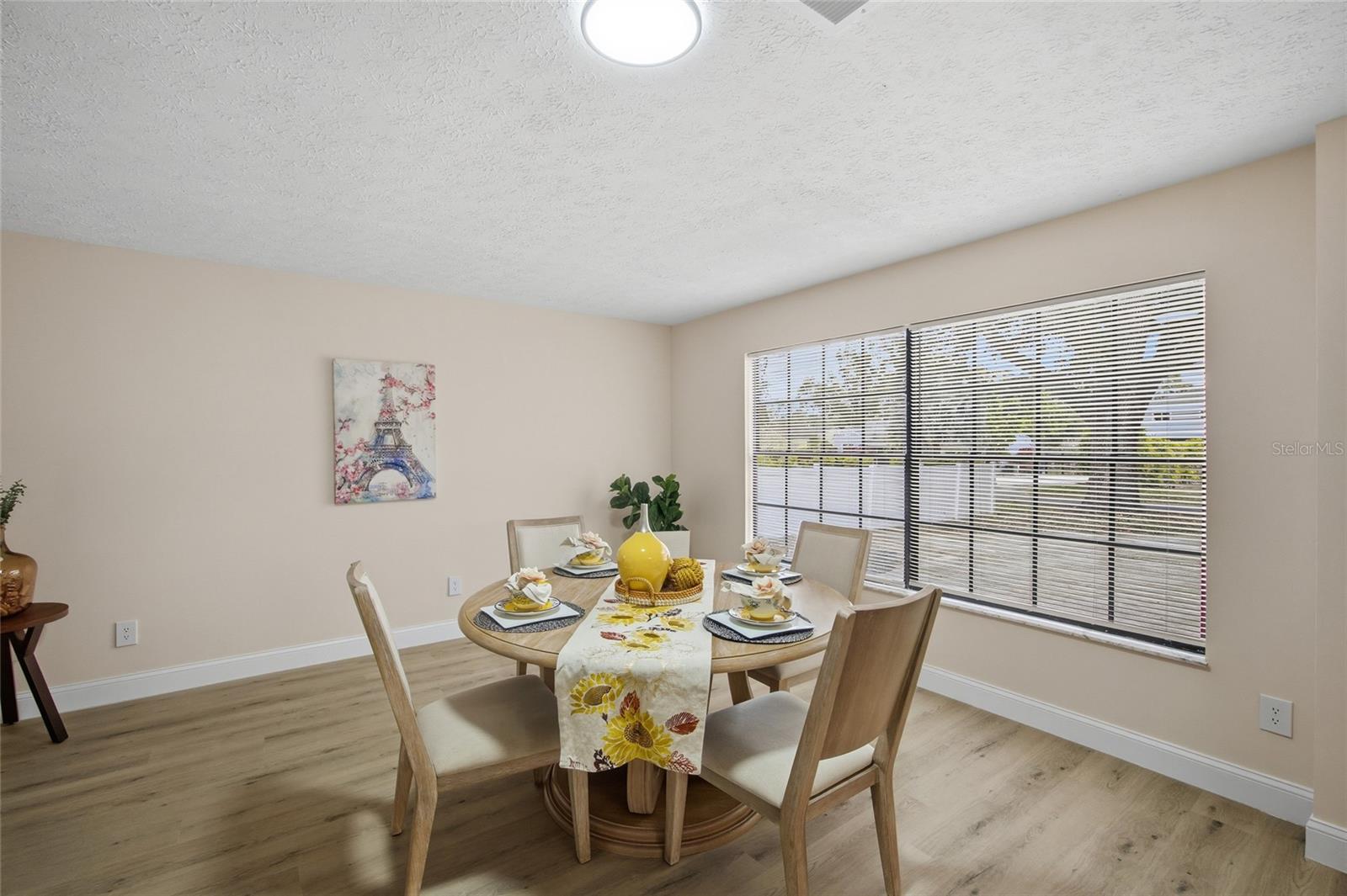 Image 8 of 39 For 920 Candlewood Avenue