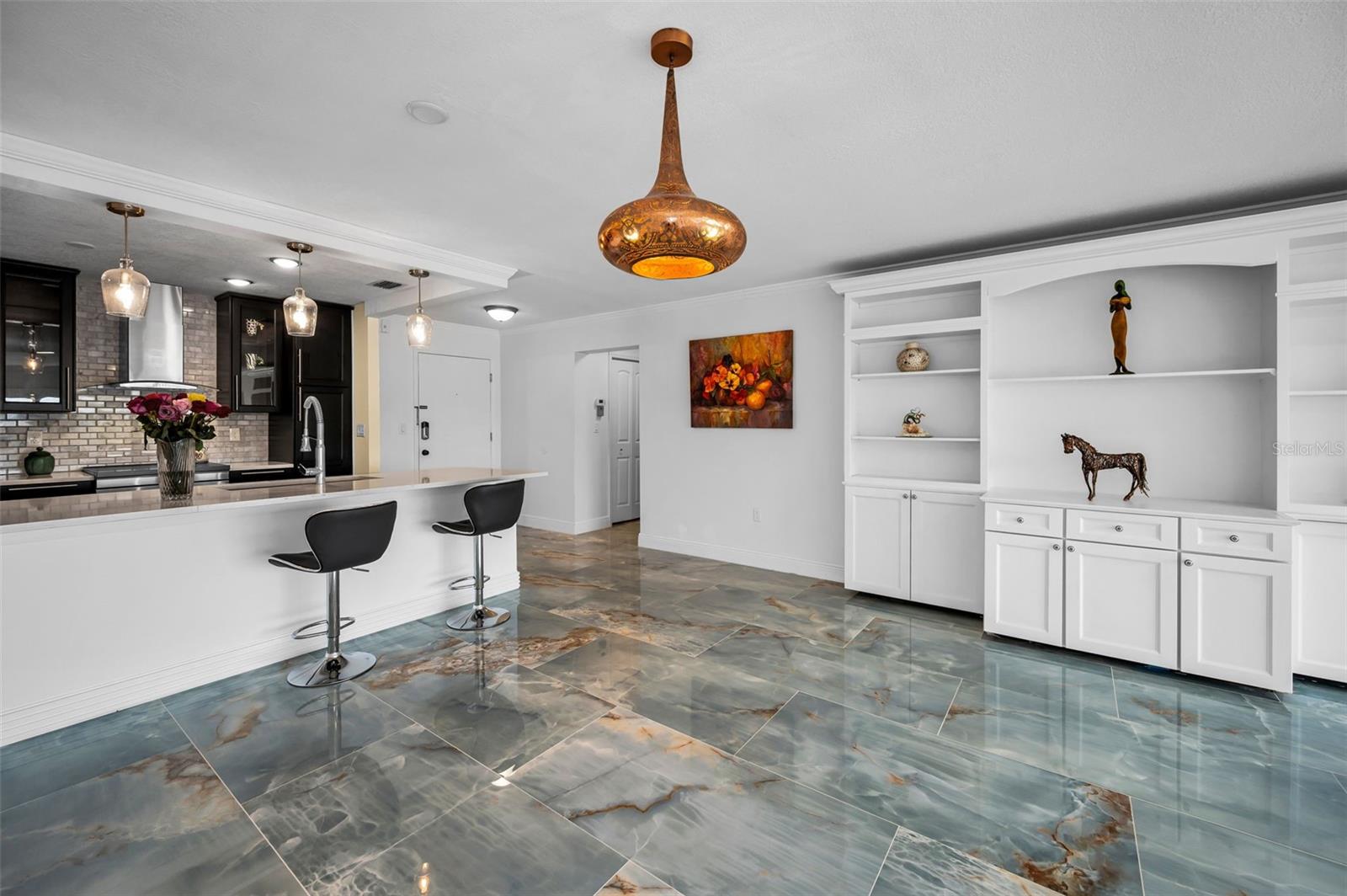 Image 12 of 51 For 100 Bluff View Drive 306c