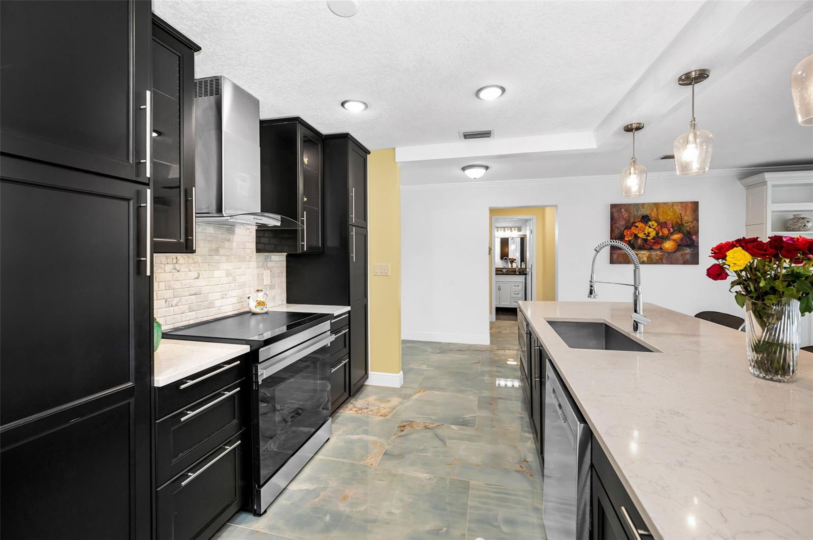 Image 16 of 51 For 100 Bluff View Drive 306c