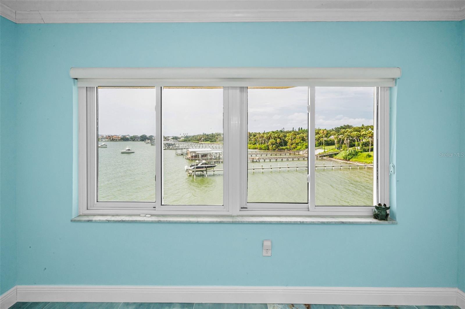 Image 18 of 51 For 100 Bluff View Drive 306c