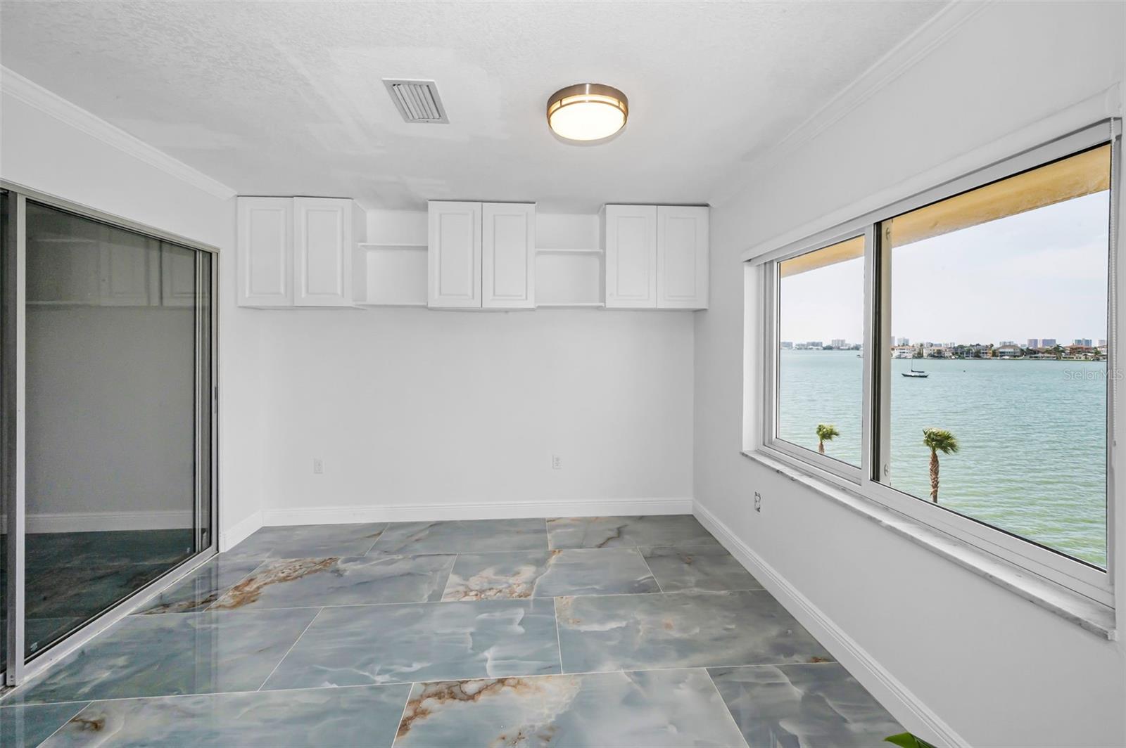 Image 25 of 51 For 100 Bluff View Drive 306c