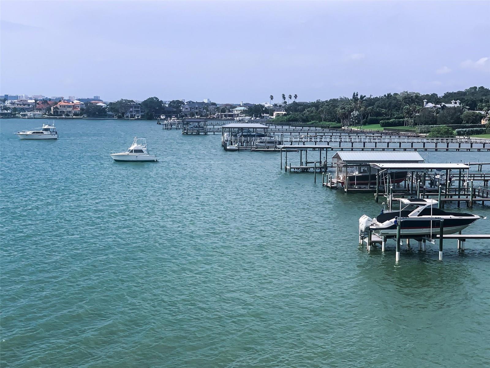 Image 26 of 51 For 100 Bluff View Drive 306c