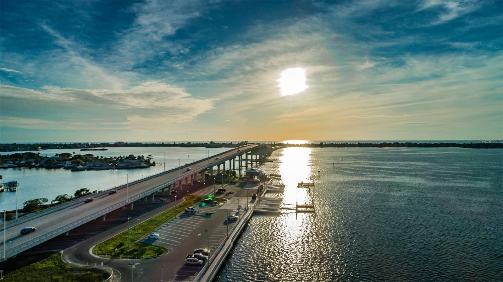 Image 36 of 51 For 100 Bluff View Drive 306c