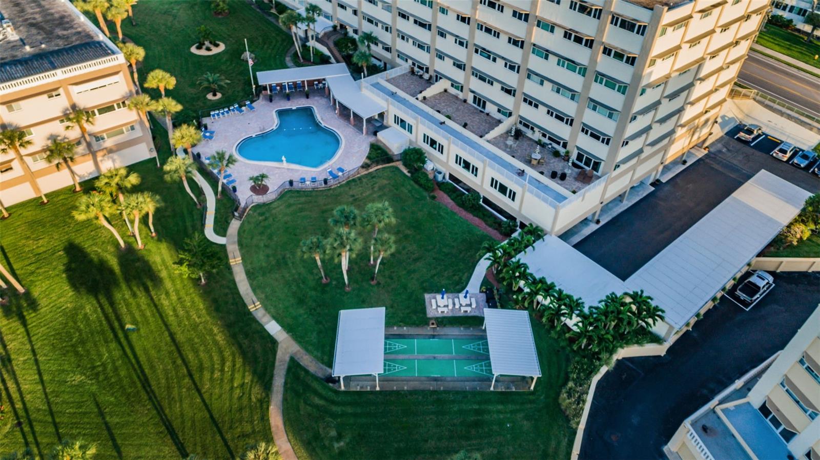 Image 41 of 51 For 100 Bluff View Drive 306c