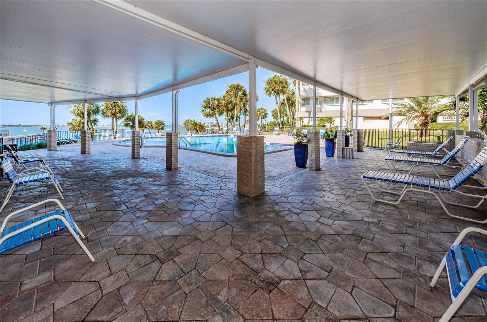 Image 46 of 51 For 100 Bluff View Drive 306c