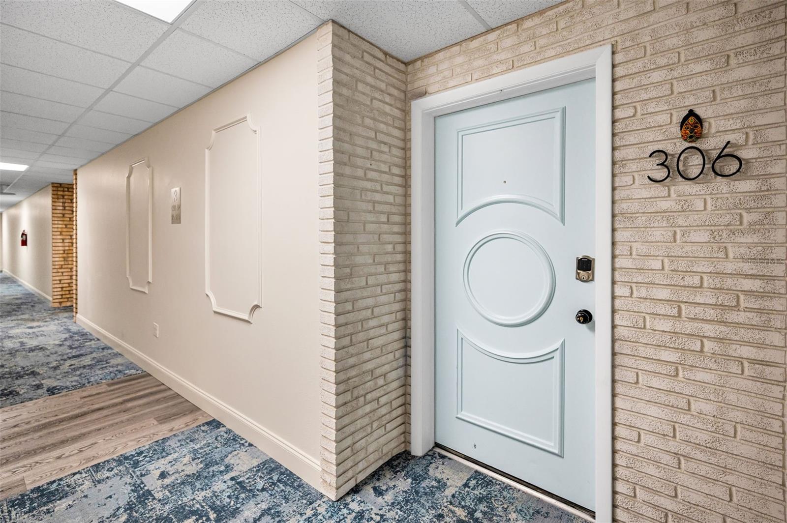 Image 6 of 51 For 100 Bluff View Drive 306c