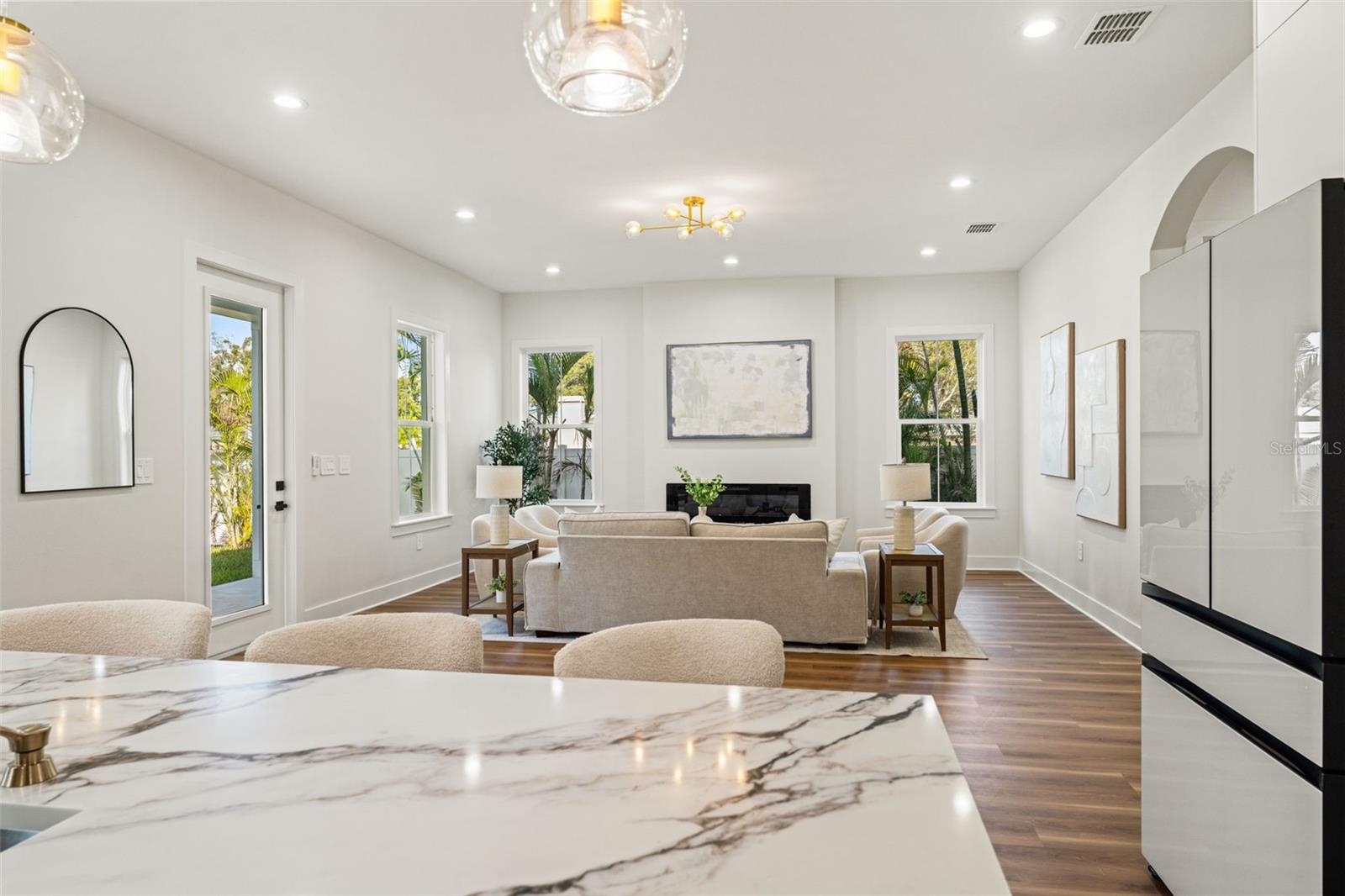 Image 12 of 51 For 10194 Hodson Place