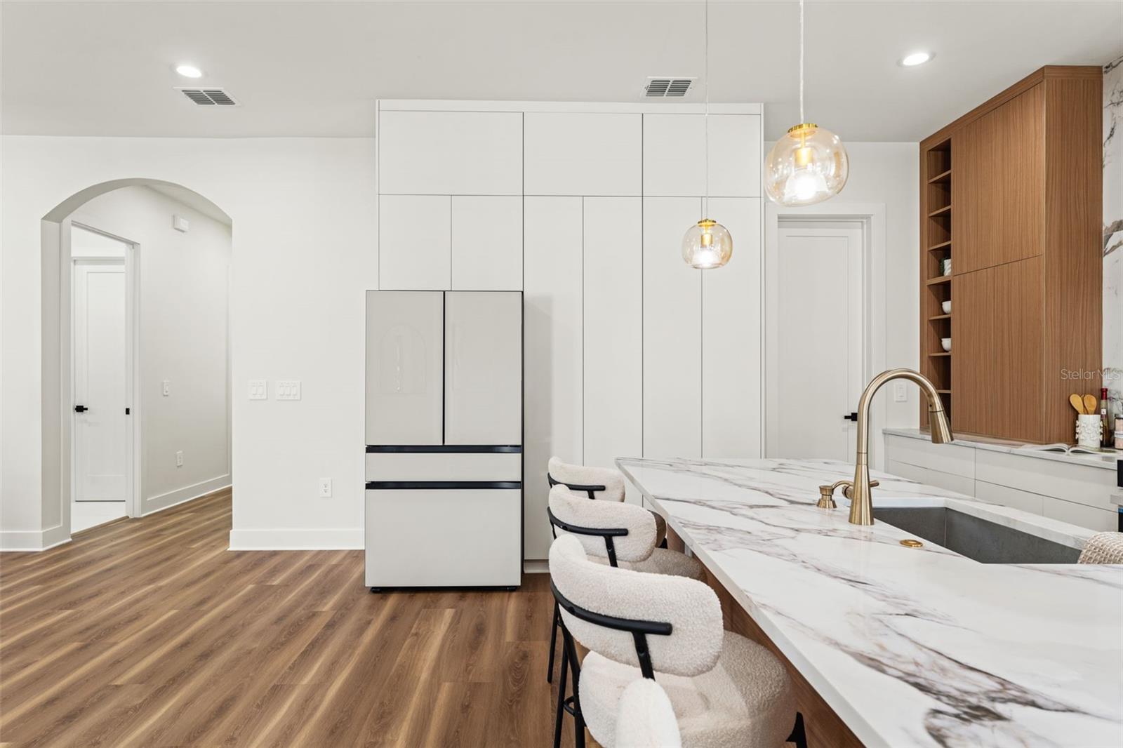 Image 14 of 51 For 10194 Hodson Place