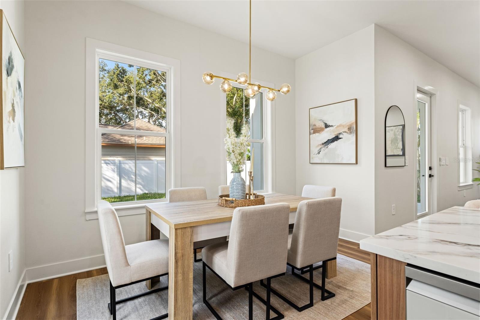 Image 16 of 51 For 10194 Hodson Place