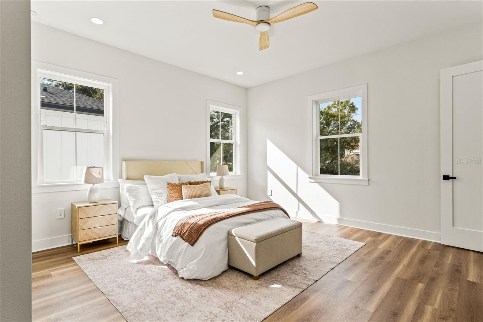 Image 17 of 51 For 10194 Hodson Place