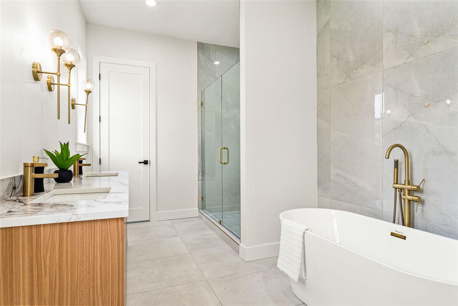 Image 20 of 51 For 10194 Hodson Place