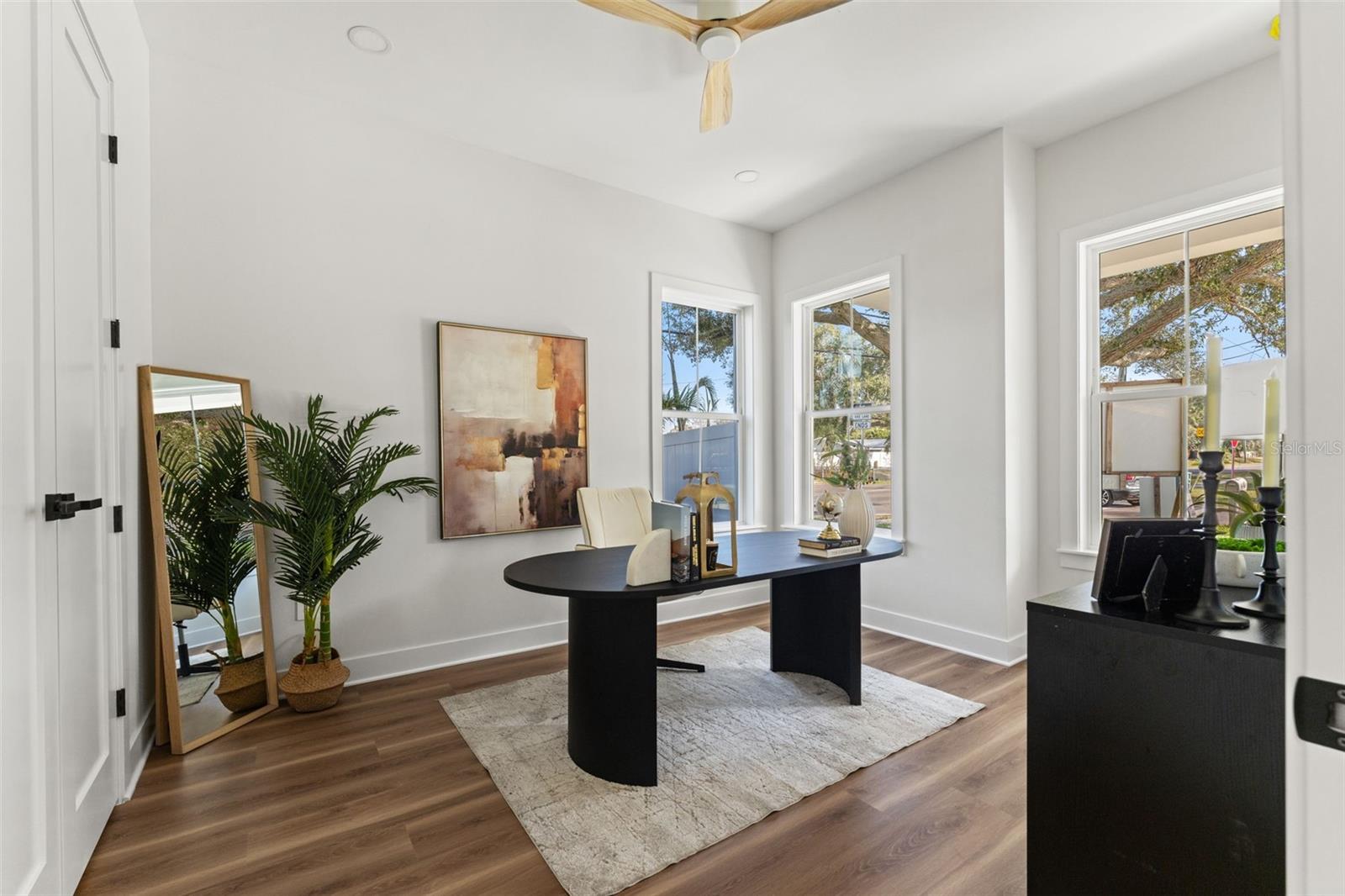 Image 28 of 51 For 10194 Hodson Place